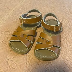 Like New Hoy Salt Water sandal